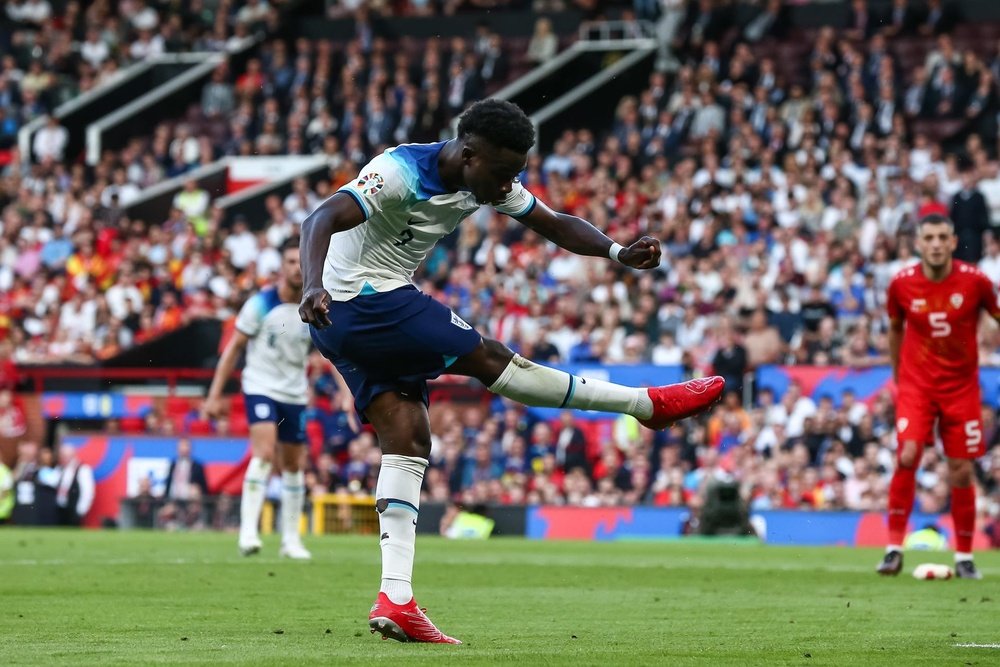 Saka scored his first career hat-trick on Monday. EFE