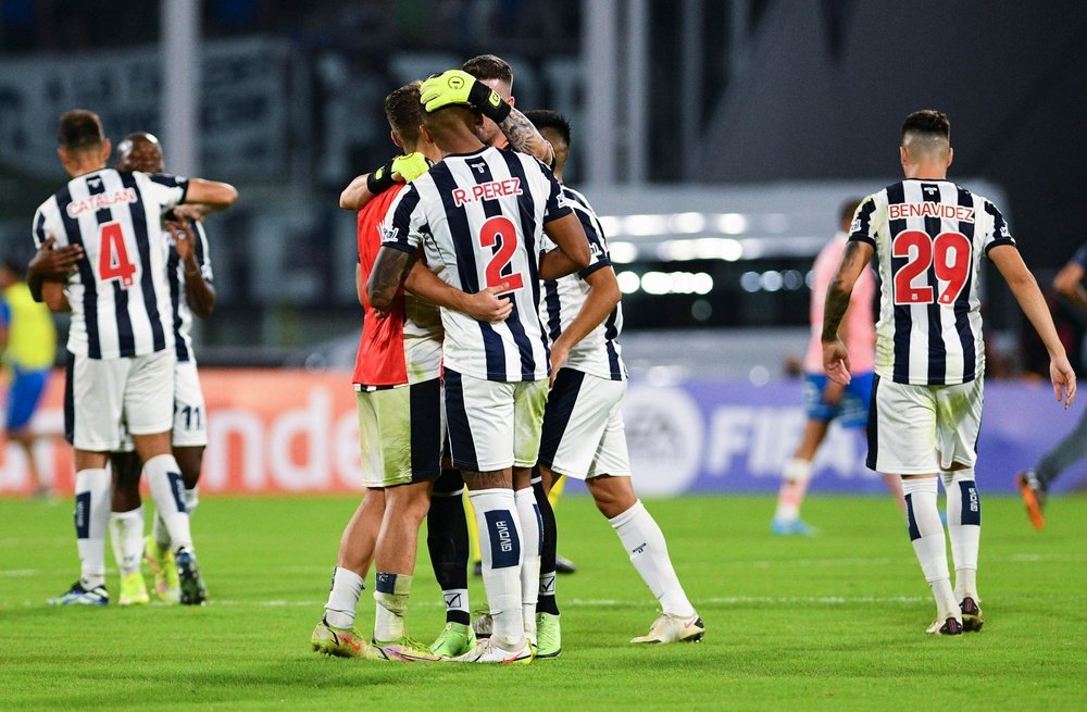 Talleres vuelve a posponer el título de River. EFE/Archivo
