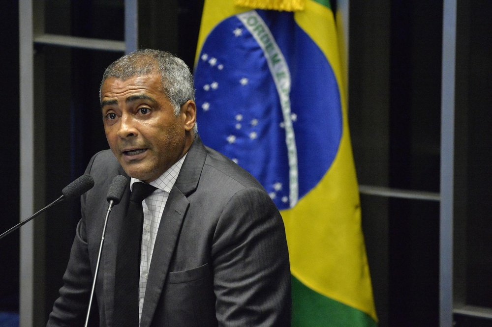 Romario has been hospitalised for an intestine infection. EFE