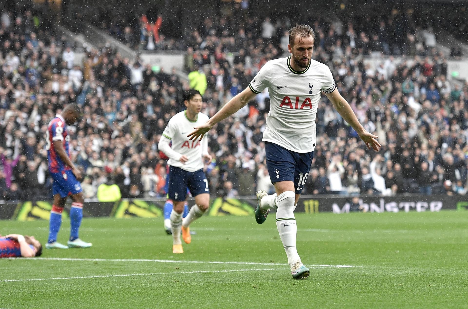 Bayern have made a final offer for Harry Kane. EFE