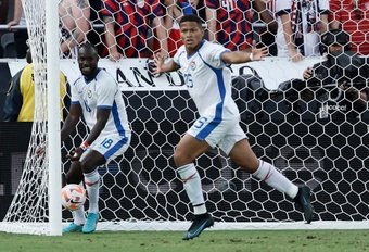 La finale de la Gold Cup de la CONCACAF, qui aura lieu dans la nuit du 16 au 17 juillet aux États-Unis, se disputera entre le Panama et le Mexique.