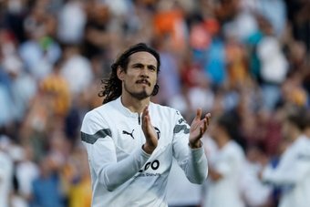 Striker Edison Cavani has had his contract terminated with La Liga side, Valencia. The Spanish club confirmed they were parting ways with the Uruguayan on Saturday in an official statement and thanked him for his year of service.
