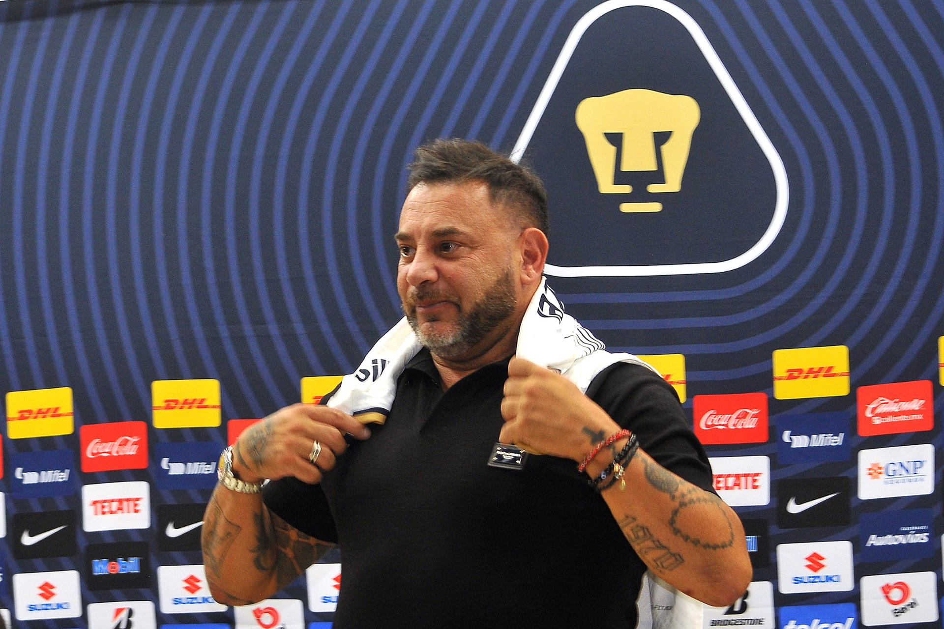 Former Pumas coach Antonio Mohamed compared Monterrey to Real Madrid. EFE