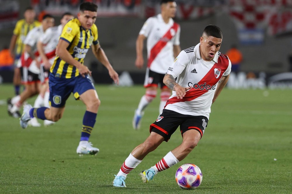 Huracán se impuso por 1-2 a River Plate. EFE