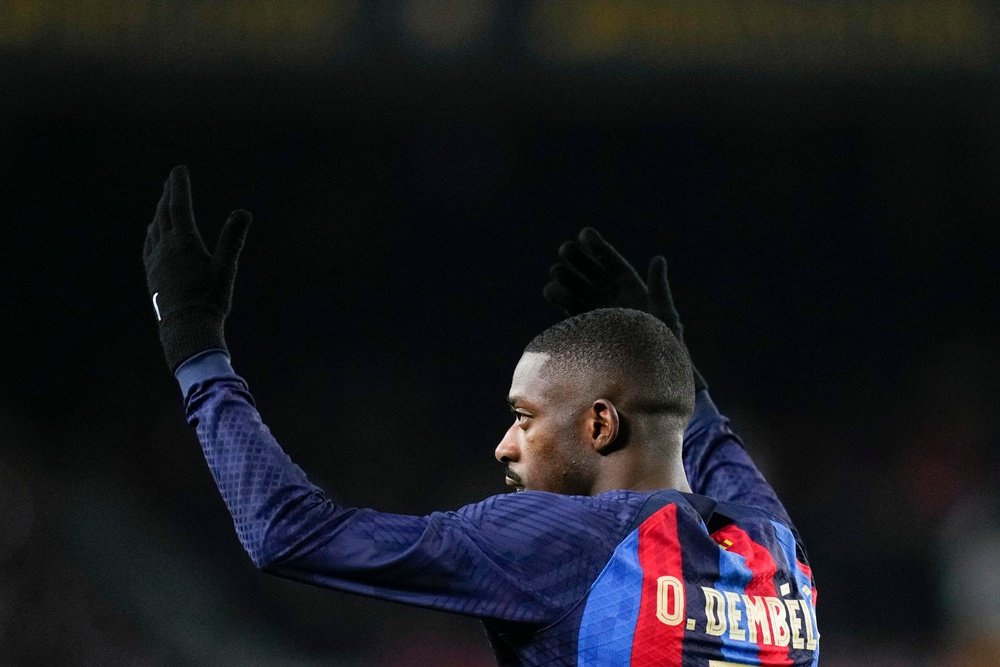 Dembélé não teve escolha e teve que treinar com o Barça. AFP