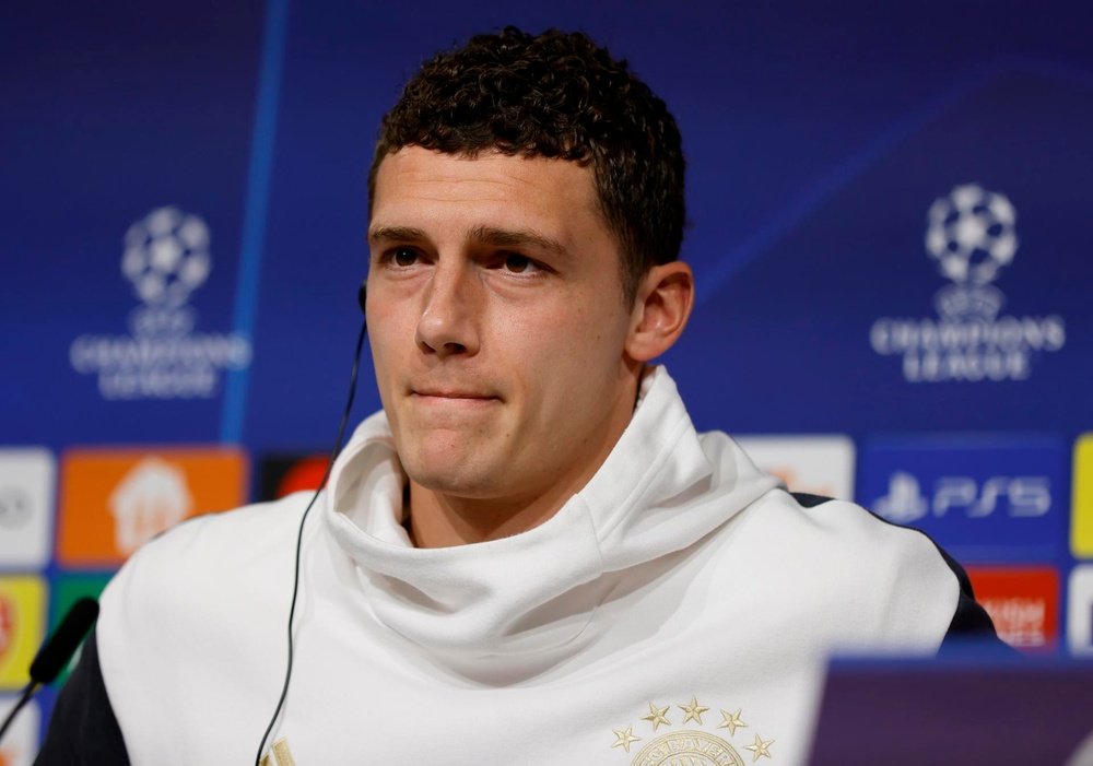 Pavard complimente le PSG. EFE/EPA/Ronald Wittek