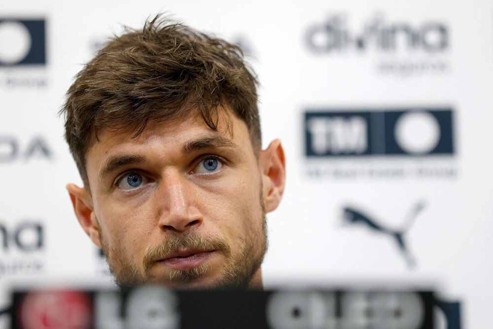 Roman Yaremchuk, presentado como nuevo jugador del Valencia. EFE