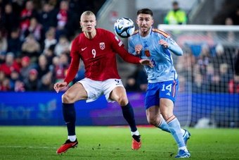 Independentemente do que a Noruega faça contra a Escócia, a equipe de Stale Solbakken não estará na Eurocopa. A derrota de Israel para a Romênia por 1-2 encerrou as chances de Erling Haaland disputar a grande competição europeia.
