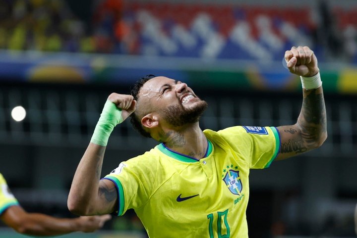 Neymar criticised by Brazil's president before surgery