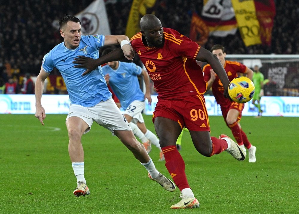 Lazio and Roma played out a goalless draw in a Rome derby. EFE