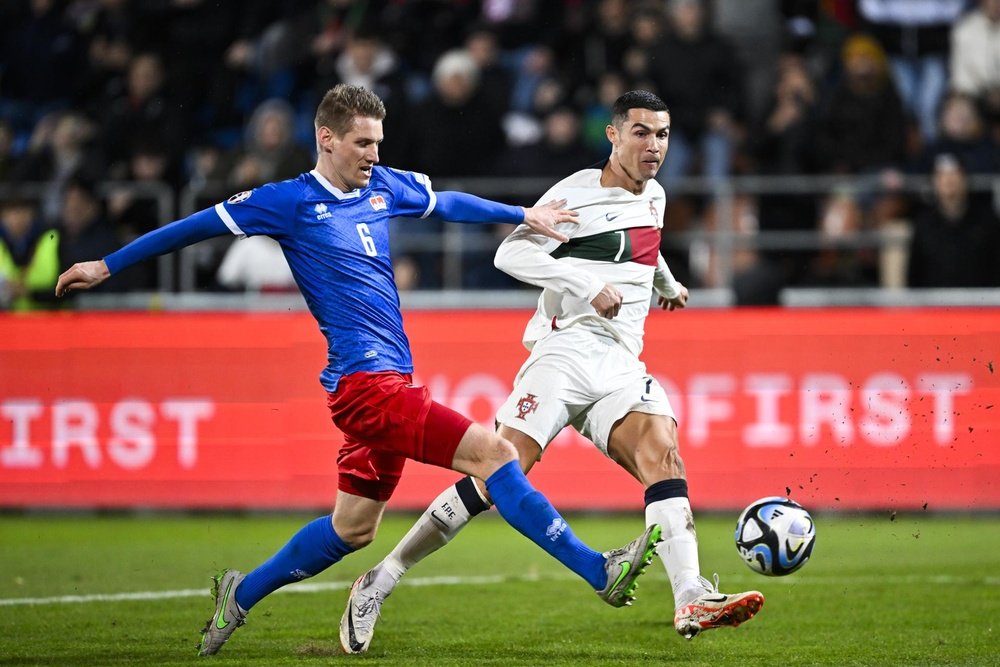 Portugal venció por 0-2 a Liechtenstein. EFE