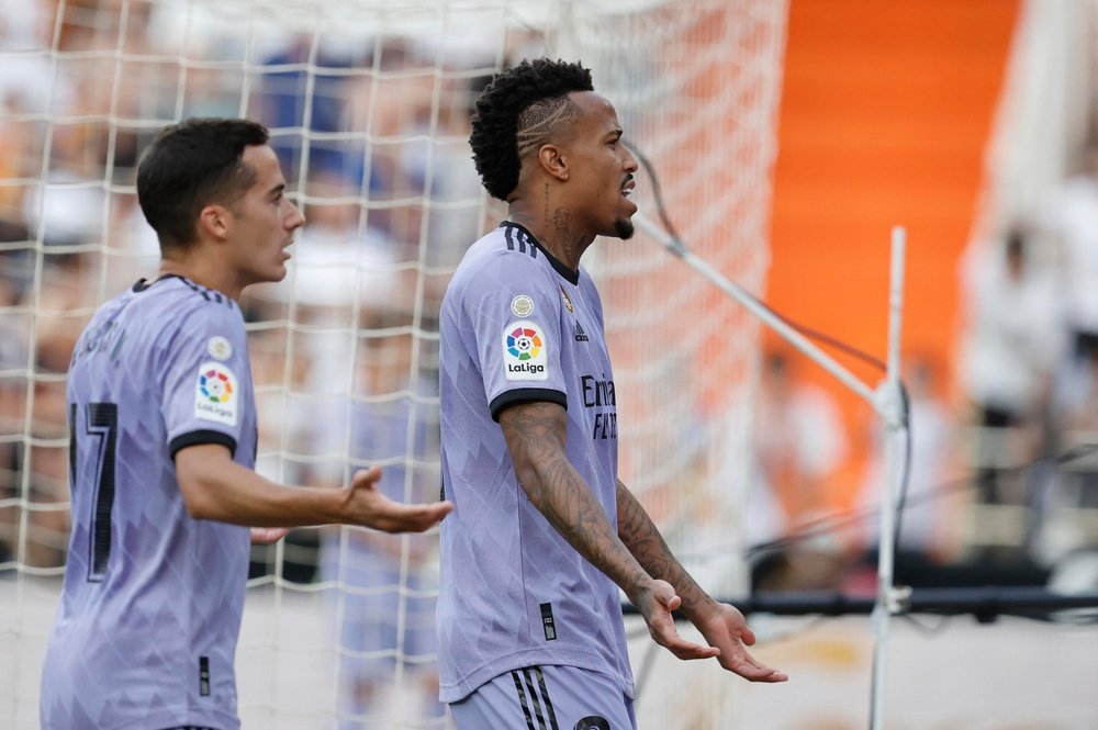 Suspendida la declaración de Militao por los insultos racistas en Mestalla. EFE