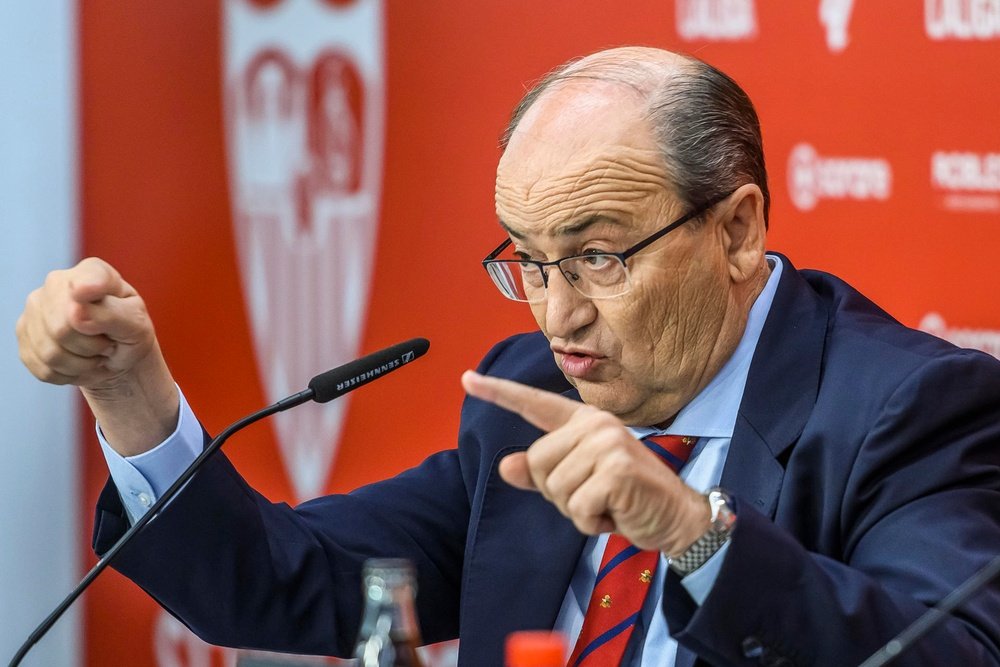 El presidente del Sevilla FC, José Castro, en una imagen de archivo de esta temporada. EFE/ Raúl Caro