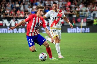 Diego Pablo Simeone will not be able to count on Pablo Barrios, who picked up his fifth yellow card against Villarreal, for the match against Girona, after the break for the Copa del Rey.