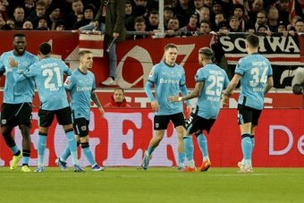Le Bayer Leverkusen a évité sa première défaite de la saison en obtenant un match nul 1-1 contre son rival direct Stuttgart. Florian Wirtz est venu à la rescousse de l'équipe de Xabi Alonso en début de seconde période, après l'ouverture du score de Chris Fuhrich.