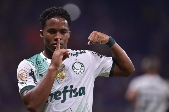 San Lorenzo se desculpa por gesto racista de torcedora em disputa contra o Palmeiras
