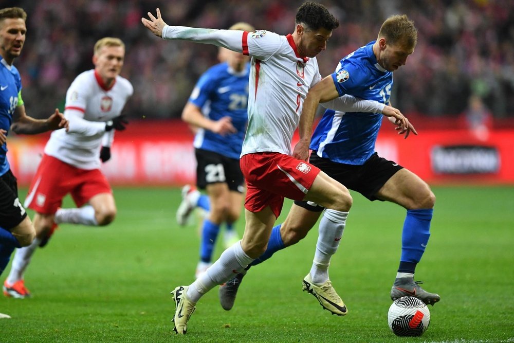Alla Polonia non servono i gol di Lewandowski per avvicinarsi all'Europeo. EFE