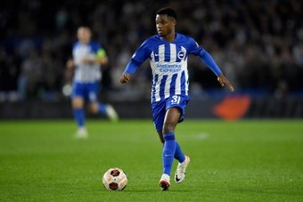According to 'Sport', Ansu Fati will not stay at Brighton. The player has failed to win over Roberto de Zerbi and will return to Barcelona this summer. The Catalan side have several options for a loan move for the striker. Jorge Mendes could try to place him on loan at Wolves, but the Spanish club and the player prefer him to return to La Liga. Valencia and Sevilla are interested in his services.