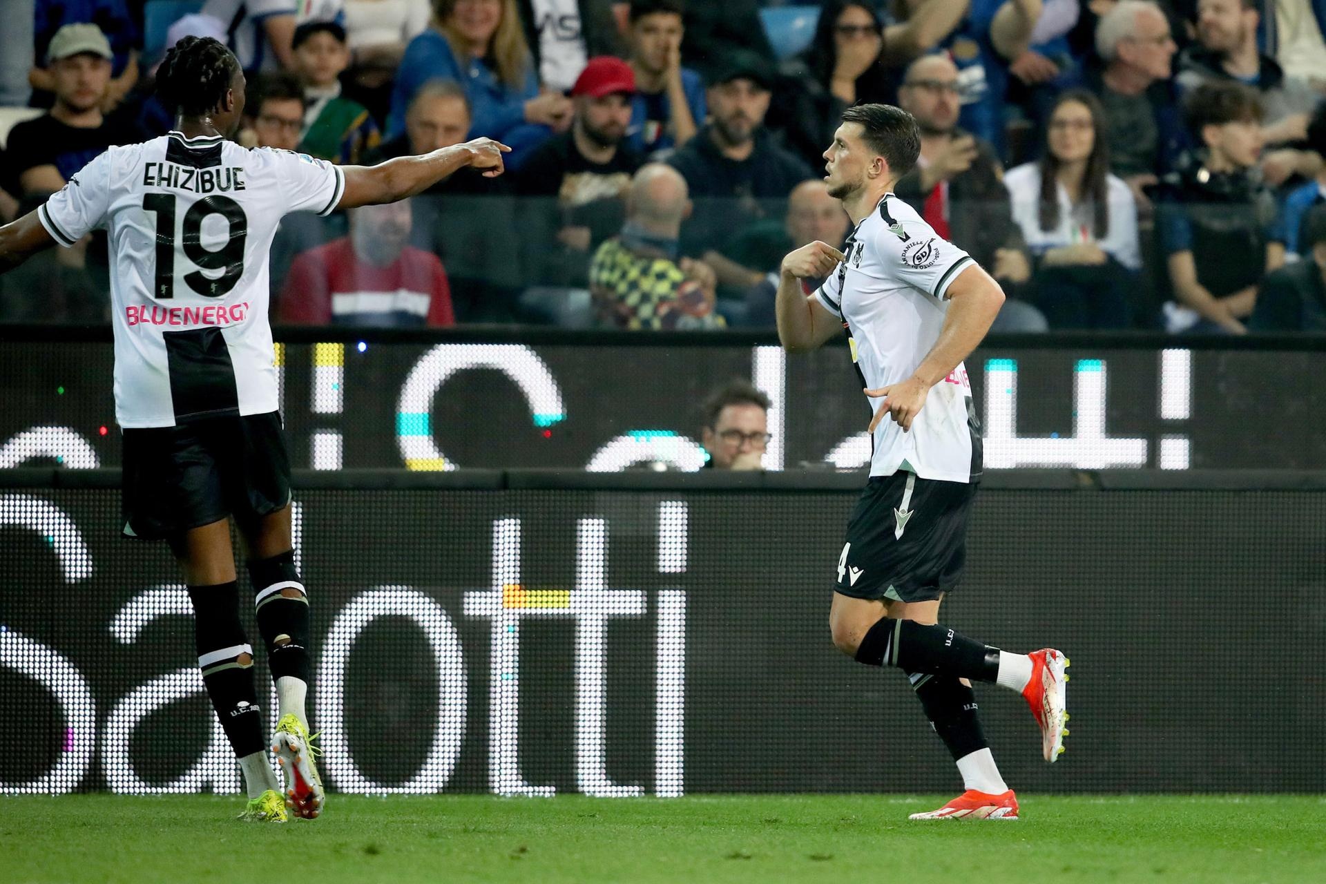 Udinese rubricó este lunes una valiosísima victoria ante el Lecce (0-2) que le permite coger aire y salir del descenso a falta de dos jornadas para el final de la Serie A. La mano de Fabio Cannavaro ha llevado al equipo a sumar 5 de los 9 últimos puntos en juego.