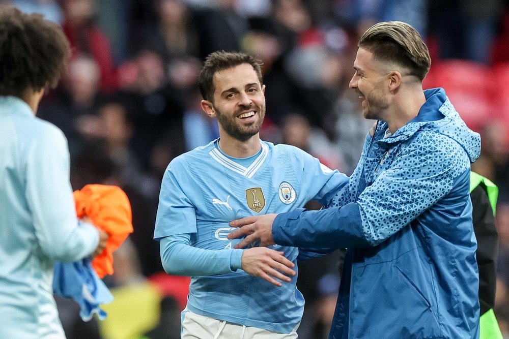 Barcelona are eyeing a move for Manchester City's Bernardo Silva. EFE