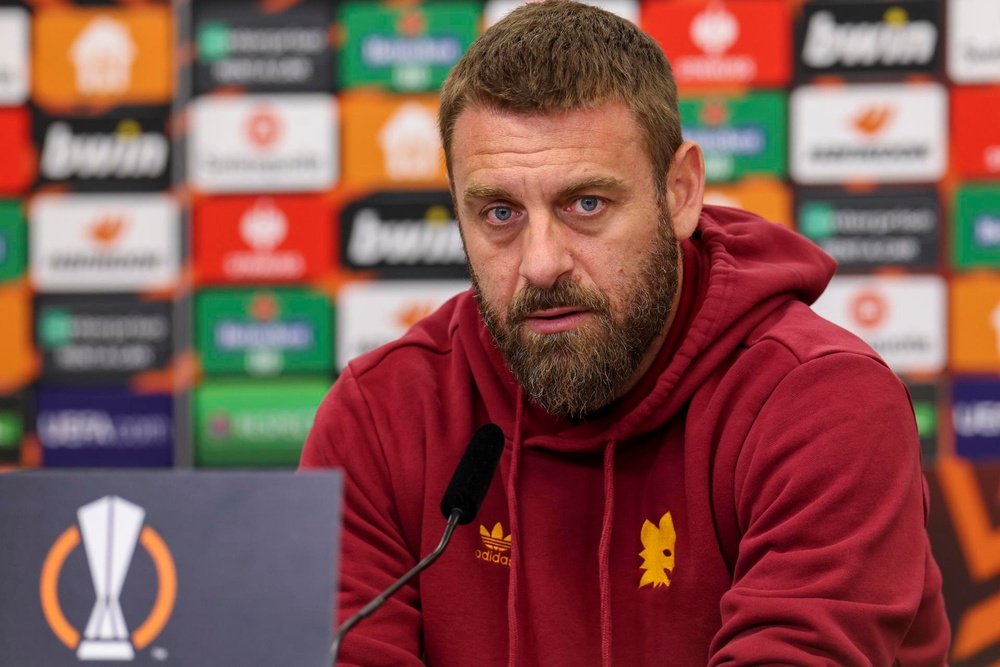 De Rossi is sacked from Roma after 4 games this season. EFE