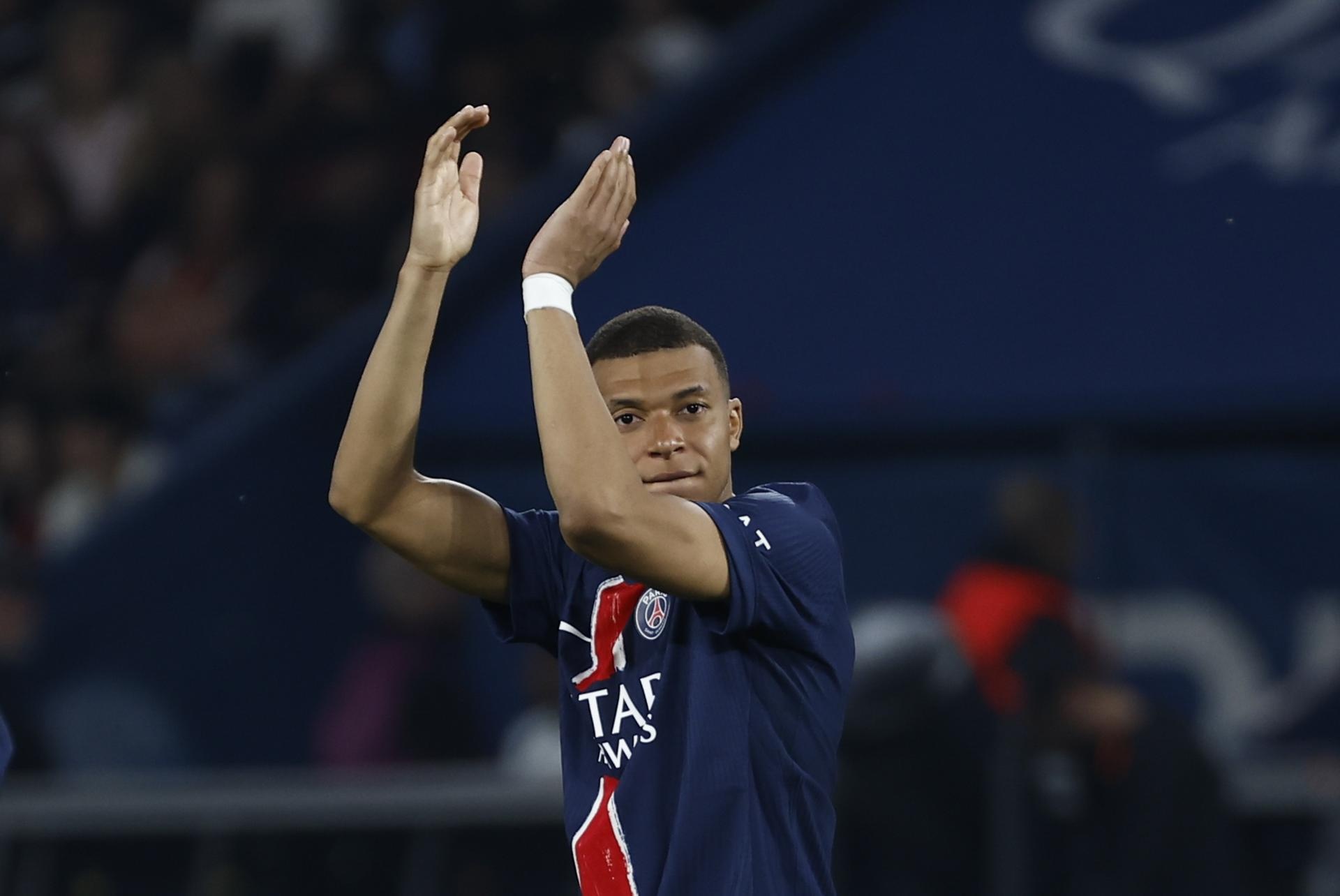 Real Madrid wants Mbappe to join their pre-season squad in August. EFE