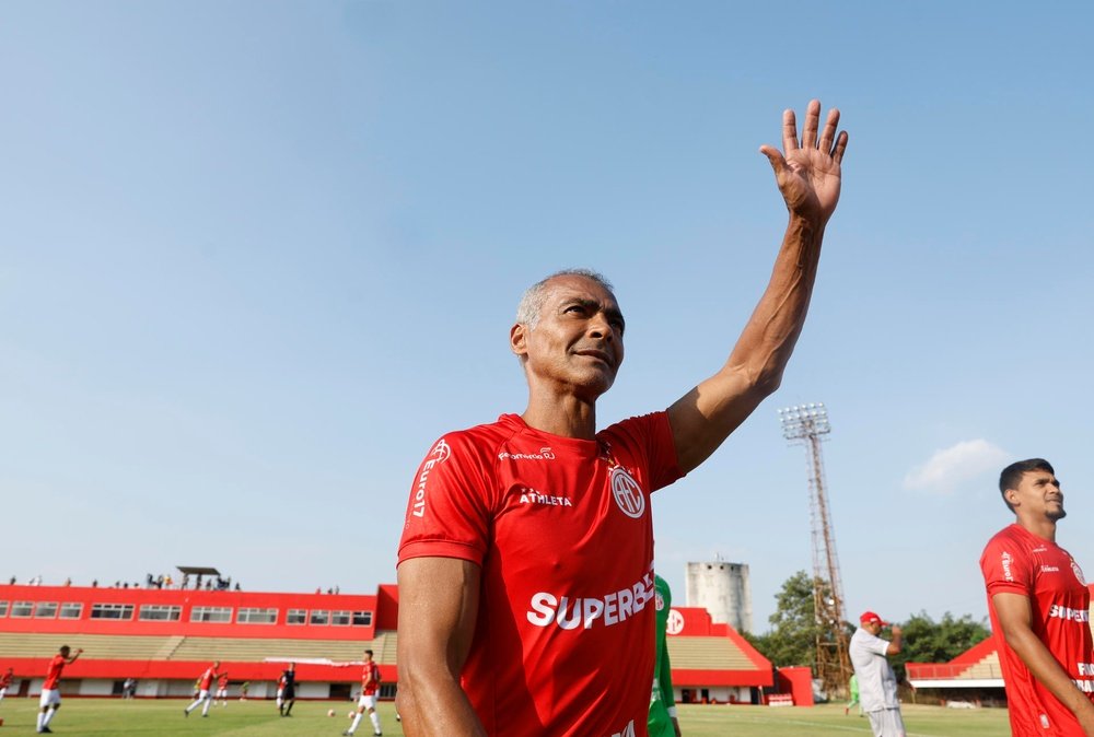 Romário cree que triunfaría en el fútbol actual. EFE