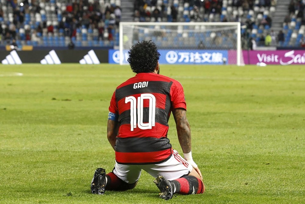 Flamengo have stripped Gabigol of his No.10 shirt. EFE
