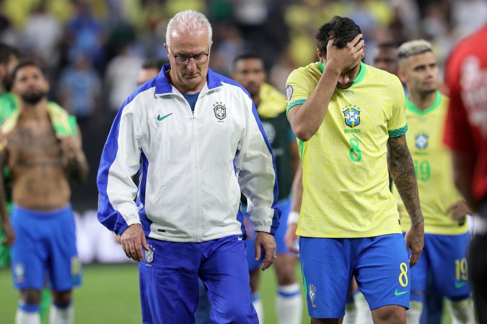Brasil em queda livre: sem futebol, com Dorival sob pressão e rezando por Neymar. EFE