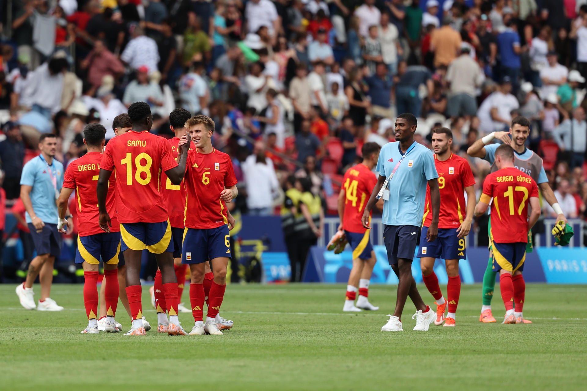 Eight minutes were added in Spain's win over Uzbekistan. EFE