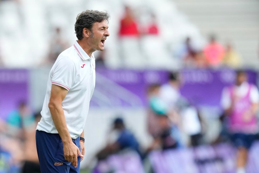 Santi Denia, satisfecho con la victoria y la clasificación. EFE