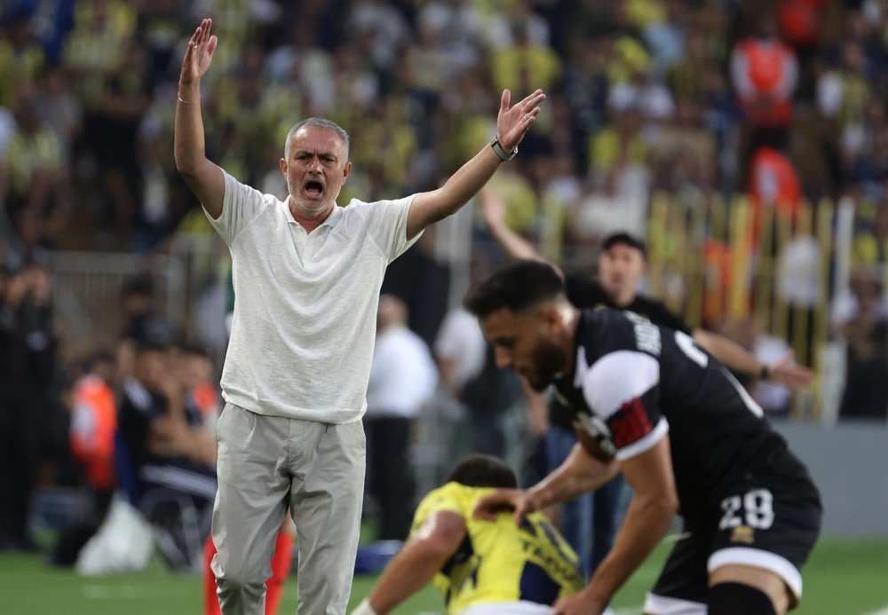 Mourinho sigue obsesionado con un complot en la Liga Turca. EFE