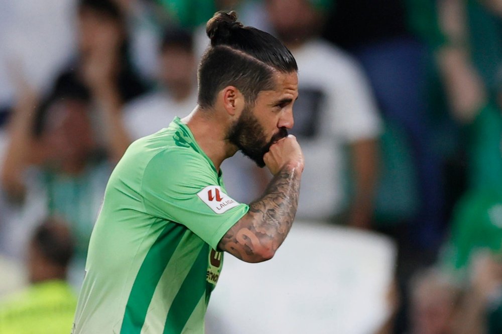 Betis midfielder Isco Alarcon underwent surgery in Madrid on Friday. EFE