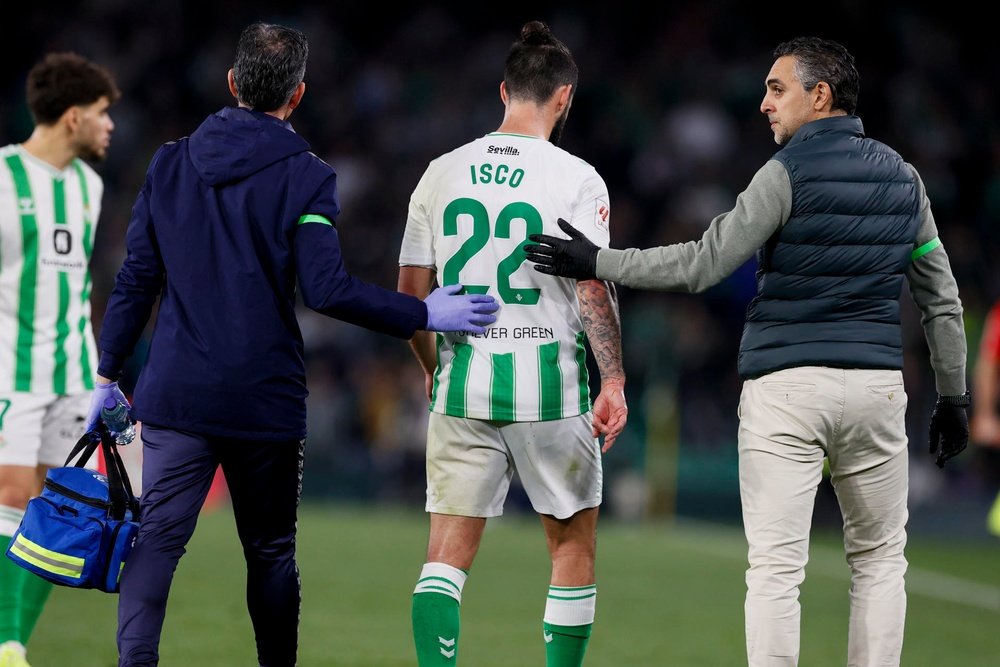 Isco resumed ball training after six months since he fractured hi fibula. EFE