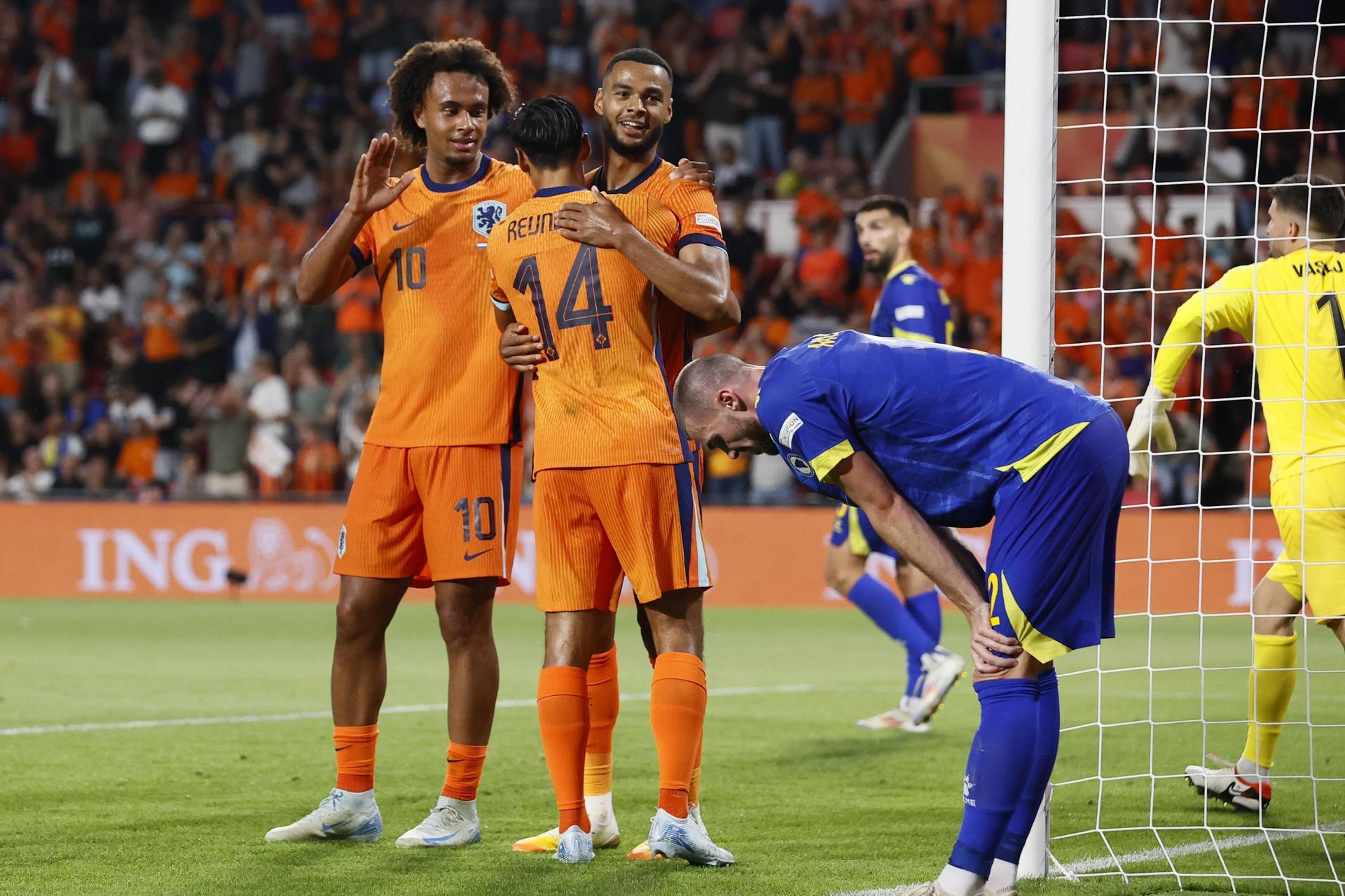 Netherlands' Zirzkee, Reijnders, and Gakpo shine to seal win for the 'Oranje'. EFE