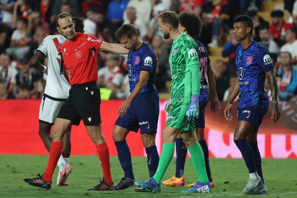 Cesar Azpilicueta has suffered a muscle injury. EFE