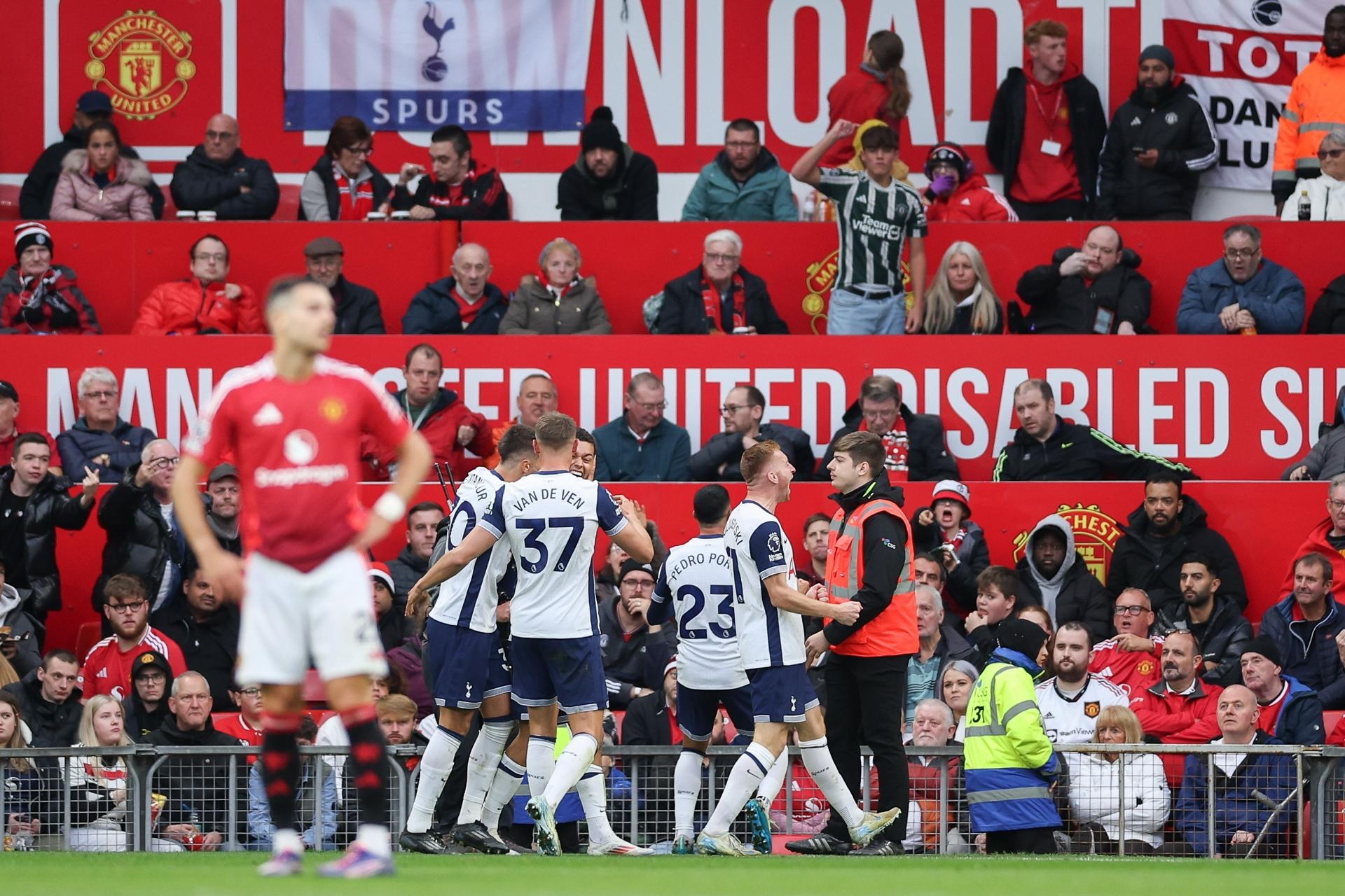 El Tottenham se exhibió en territorio 'red devil'. EFE