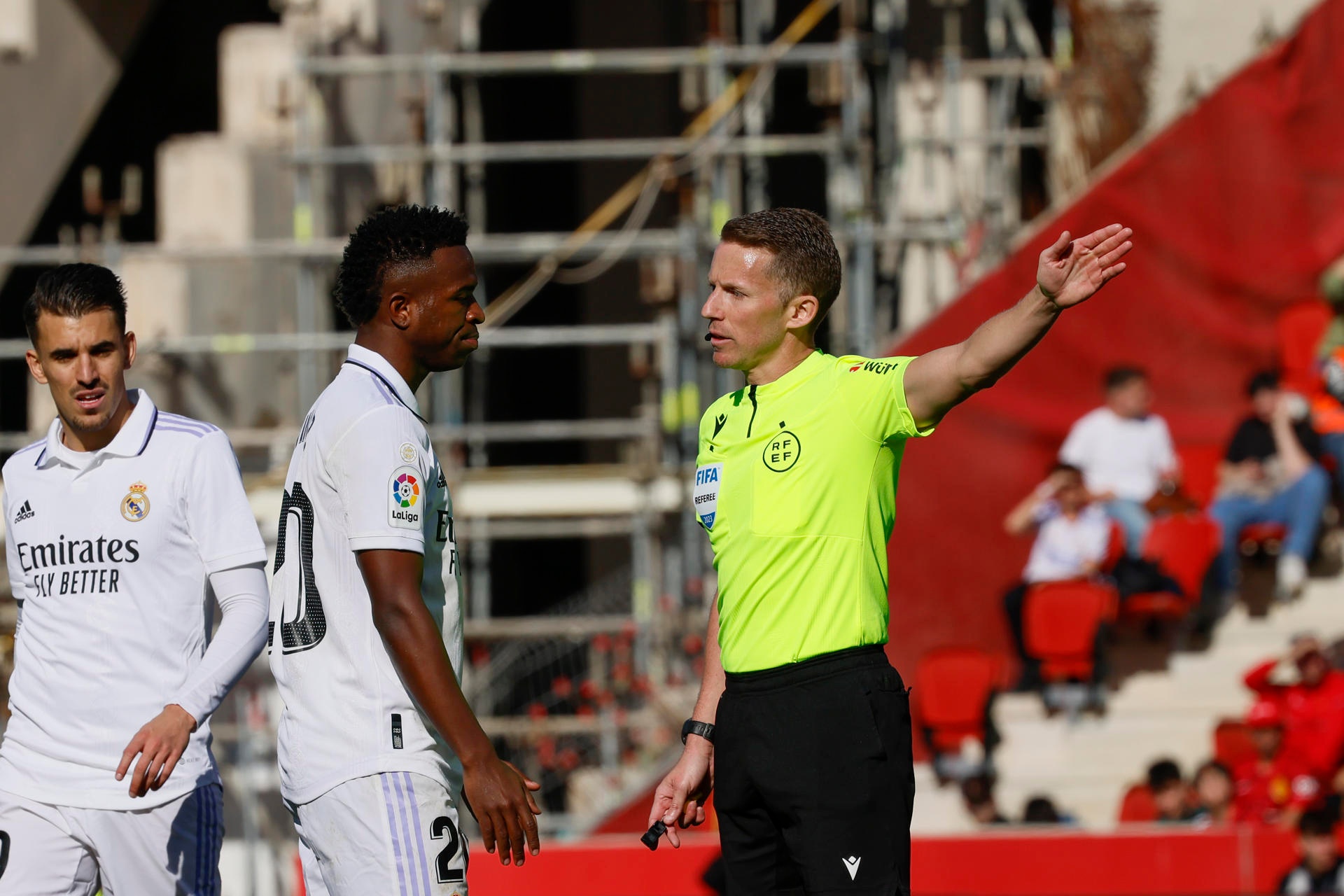 Hernandez Hernandez arbitrera le Clasico. EFE