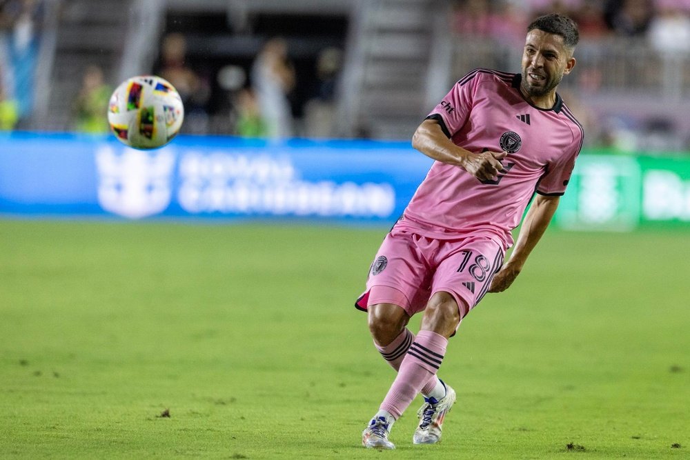 Messi is currently under contract with Inter Miami until the end of the 2025 season. EFE