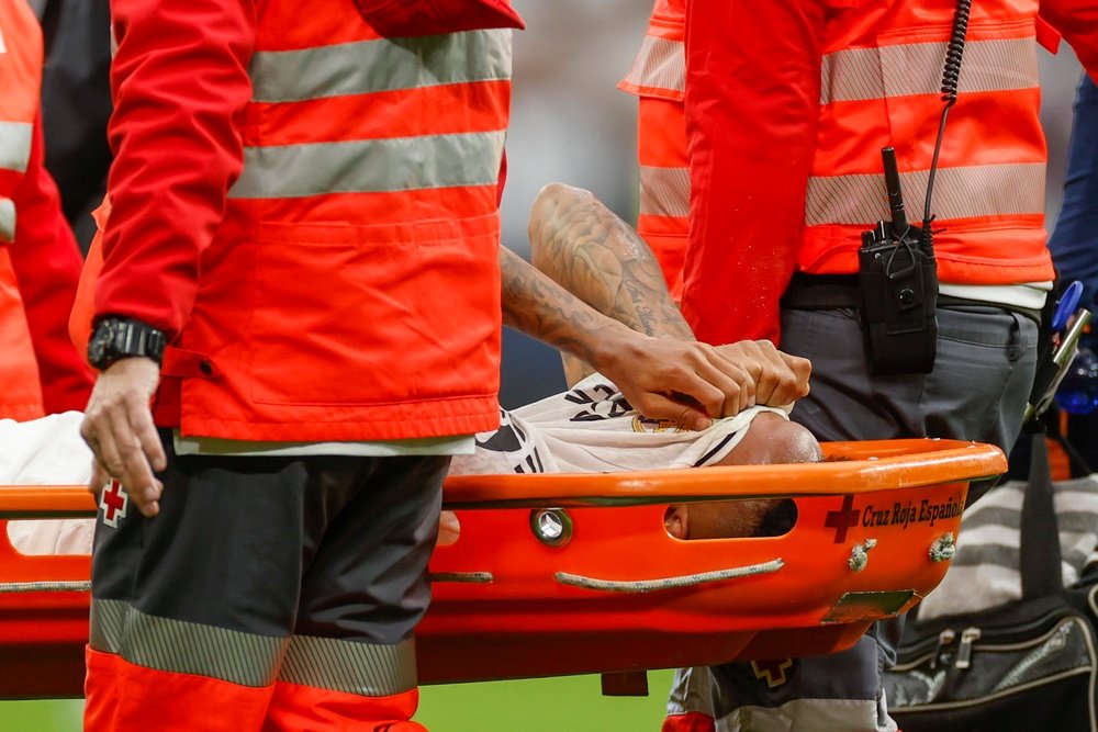 Eder Militao is set to spend 9 months on the sidelines. EFE