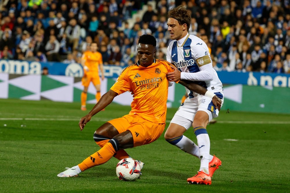 Vinicius, lesionado, podría ser baja hasta 2025. EFE