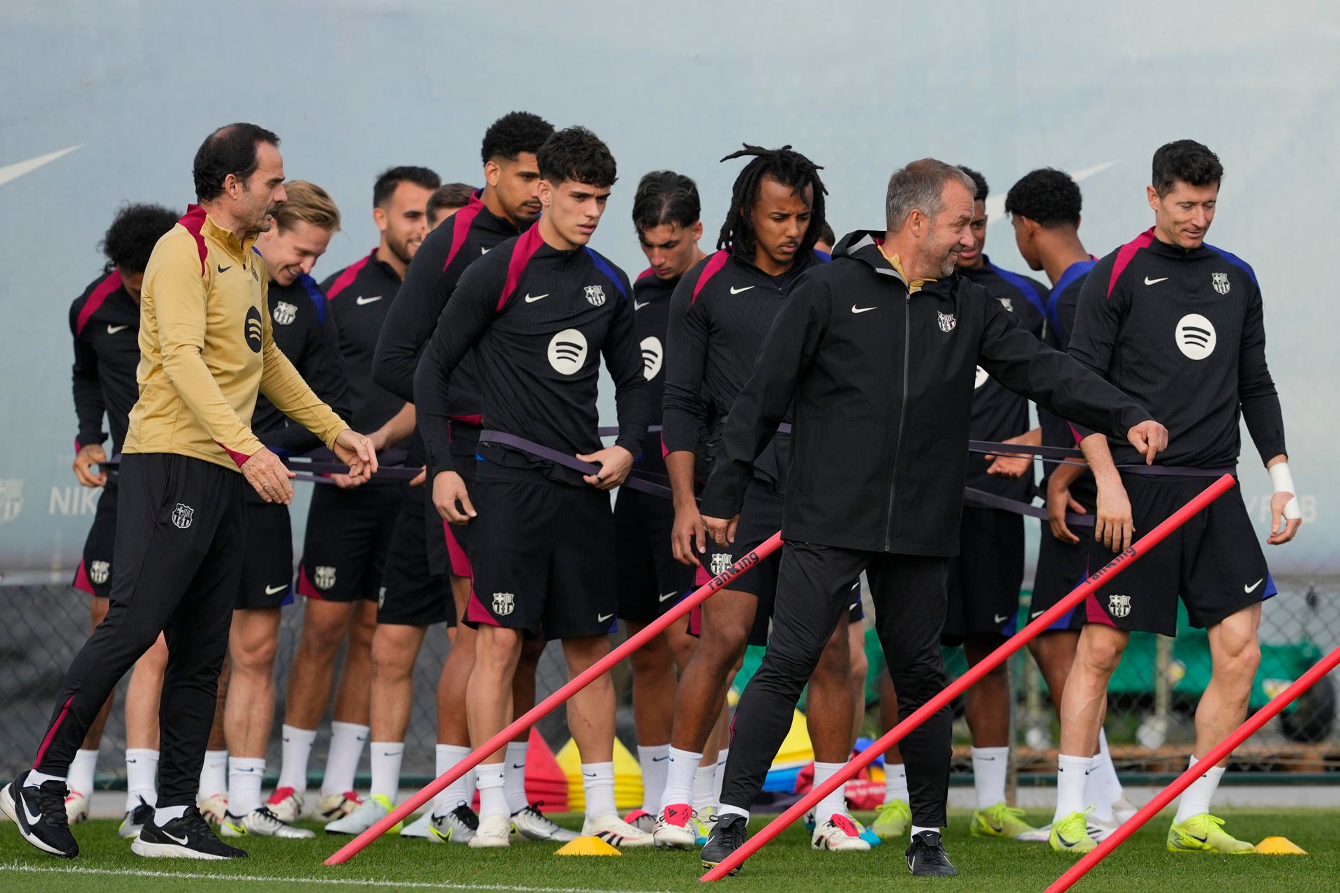 Hansi Flick dirige lentraînement du FC Barcelone. AFP