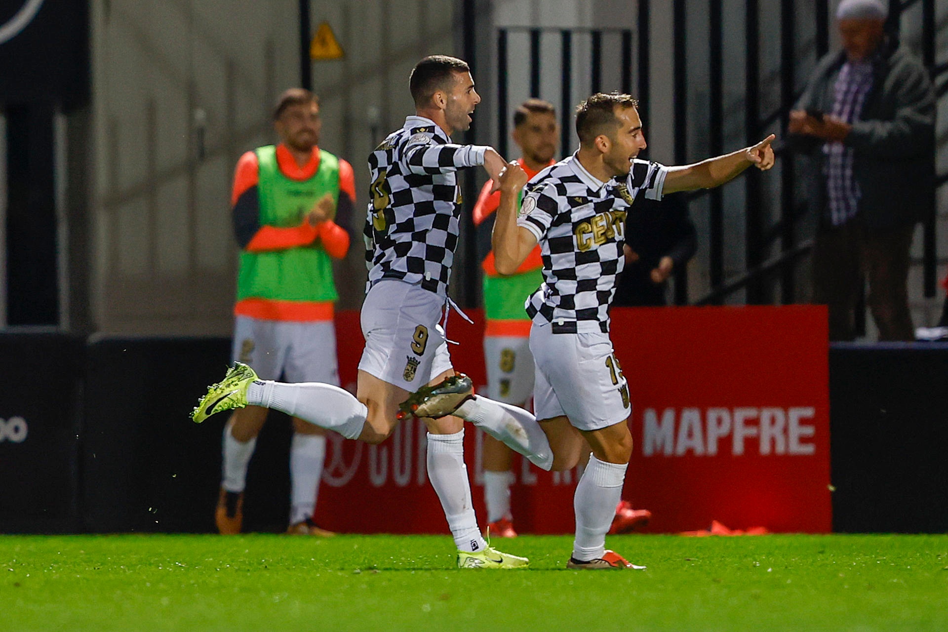 El Ceuta suma 50 puntos después de sus primeros 30 partidos y lidera ahora el Grupo 2 de Primera RFEF. Rebobinando un año, con la misma cantidad de partidos jugados, el equipo era 5º con 49 y estaba a un mundo del Castellón.