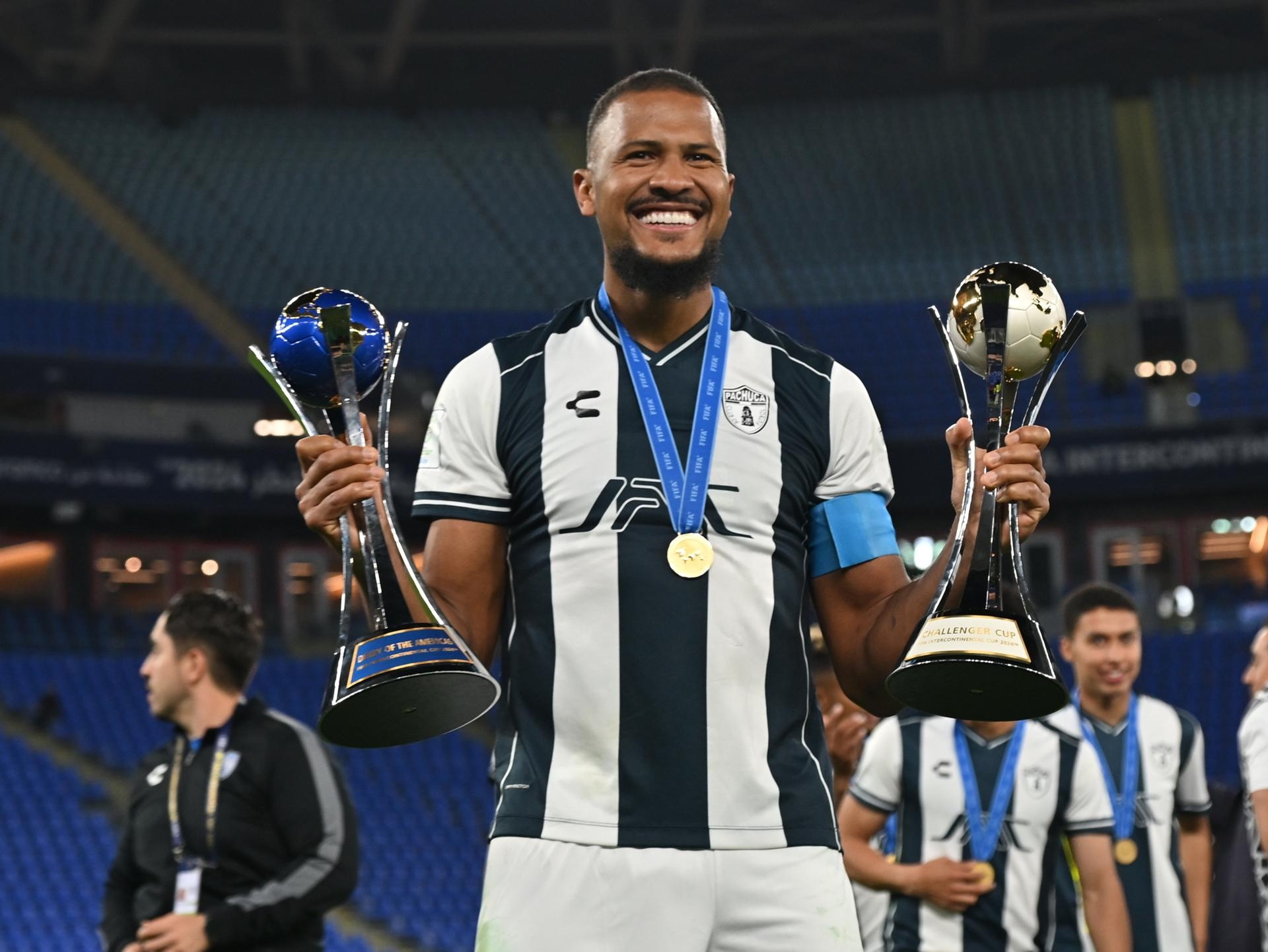 Pachuca se asegura los goles con la renovación de Rondón
