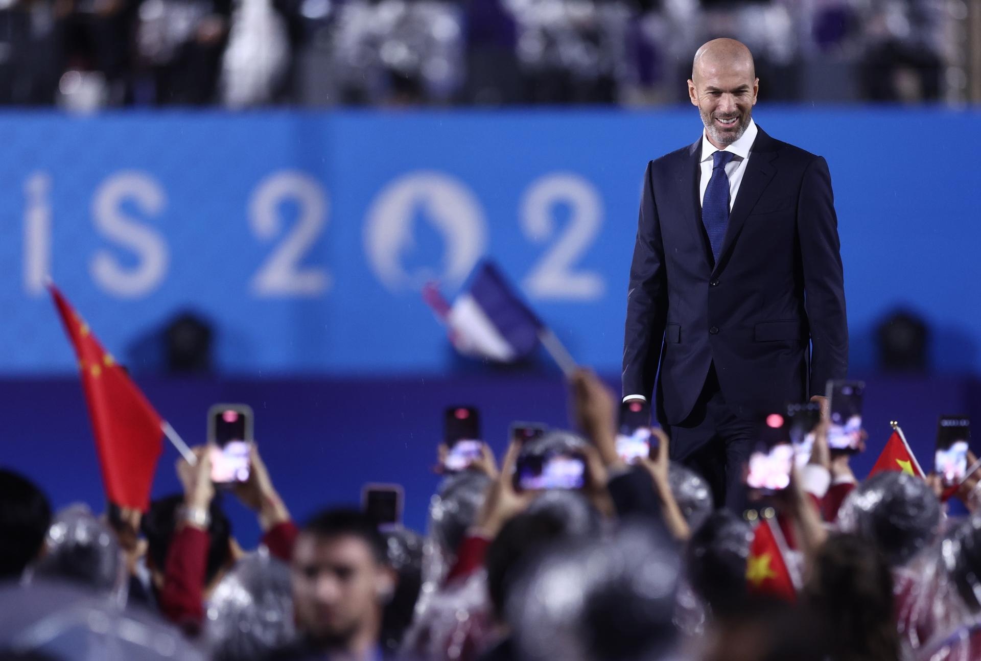 Zidane soutiendra le PSG en finale. EFE/EPA/ANNA SZILAGYI