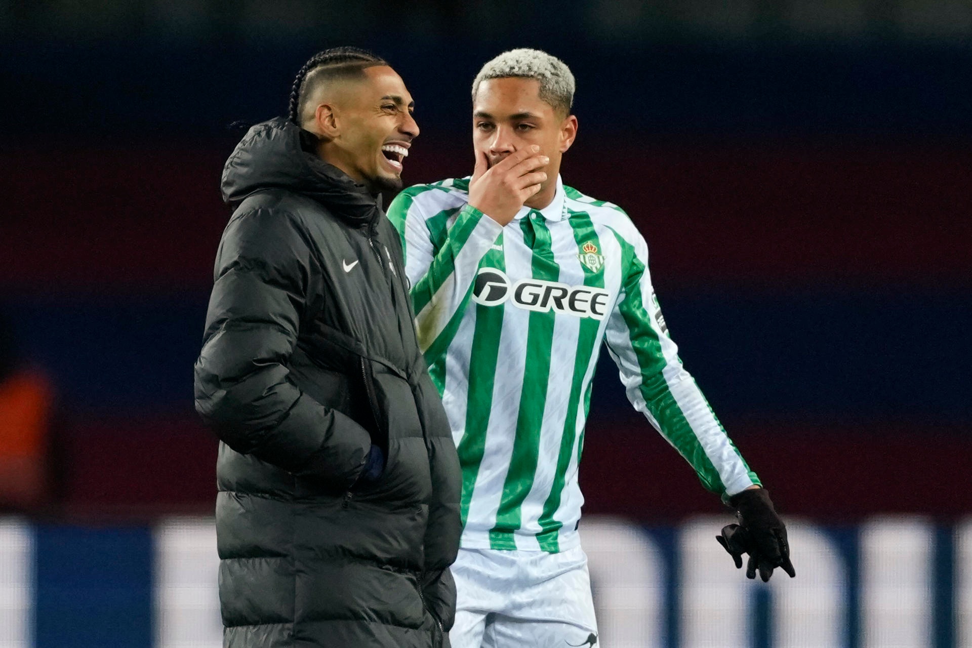 According to Cadena SER on Sunday, Brazilian club Palmeiras are pushing to finalise the signing of Vitor Roque, who is currently on loan at Real Betis from Barcelona. A €25 million offer could be the key to unlocking the transfer, with a deadline set for 28 February.