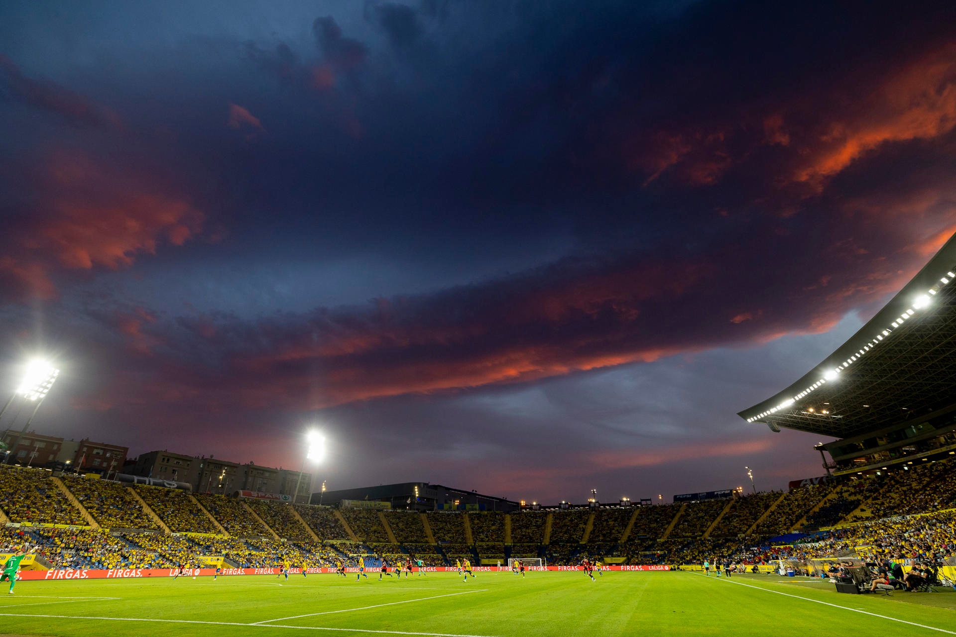 Se disputa la primera ronda de Copa del Rey. Algunos clubes más humildes han tirado de estadios grandes cercanos para cumplir los mínimos o sacar mayor rédito a las entradas. Una edición particular por el filtro de cercanía.