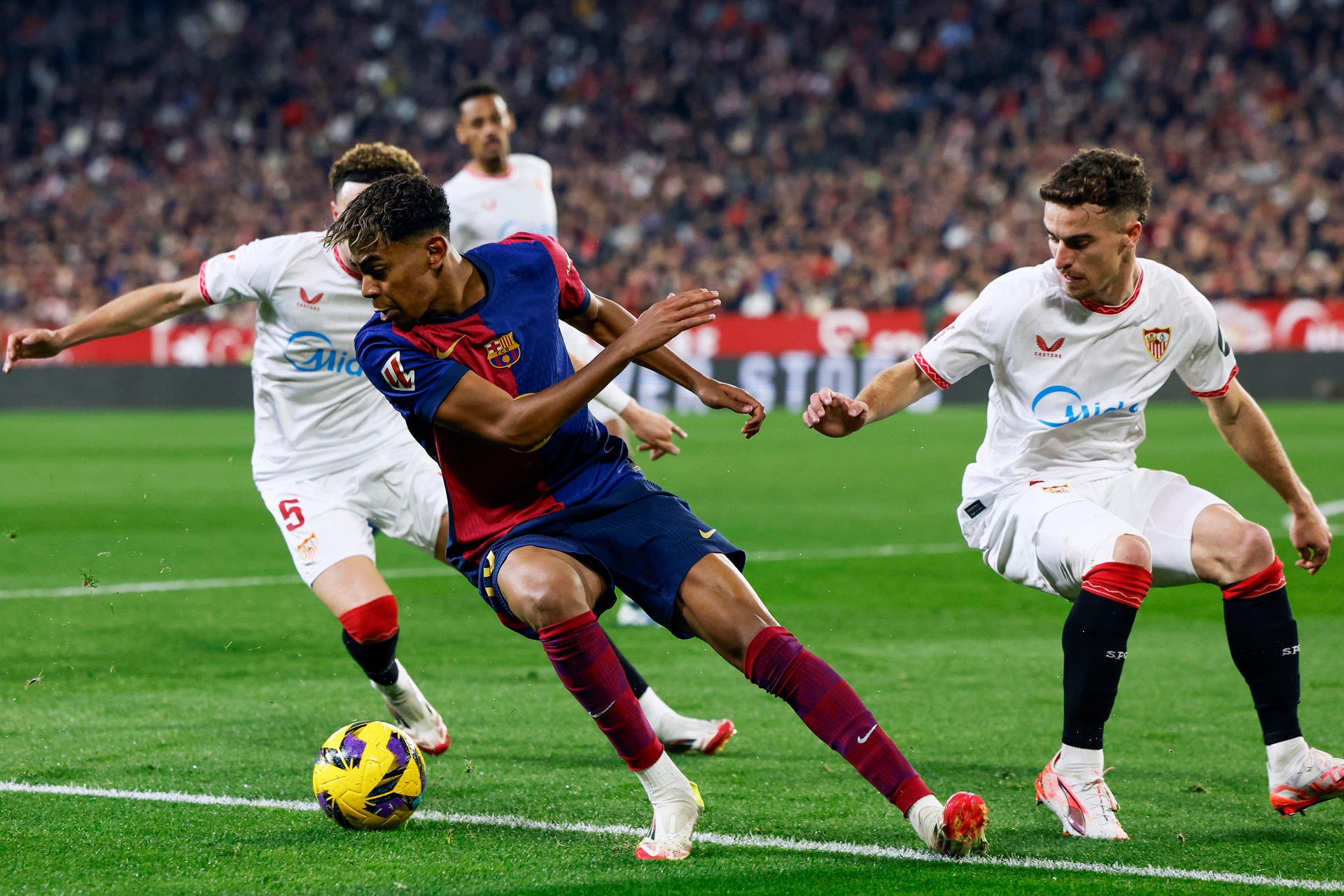 Mendes anticipa il rinnovo di Yamal con il Barça