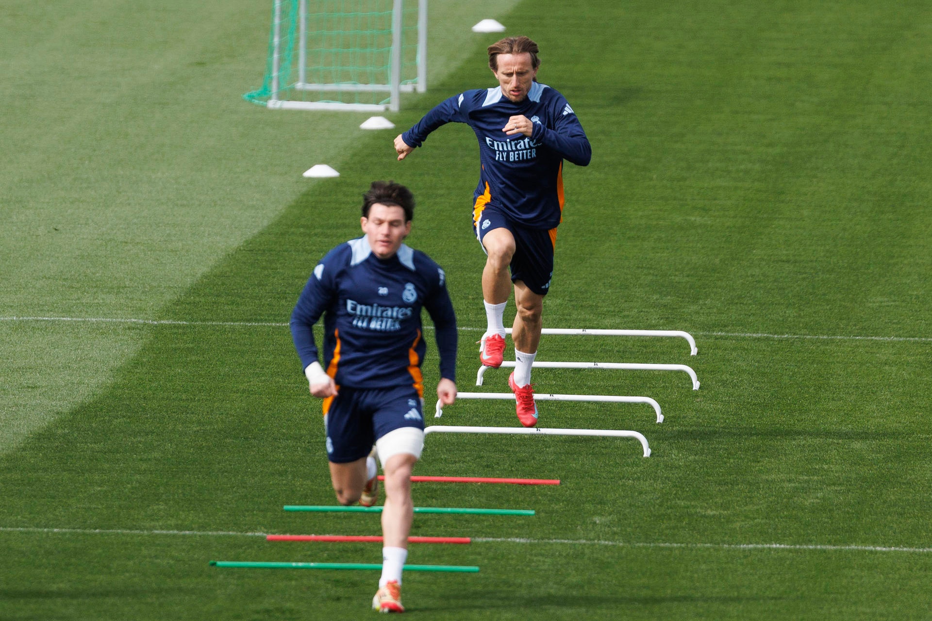 Modric retorna ao Real Madrid após compromissos com a Croácia