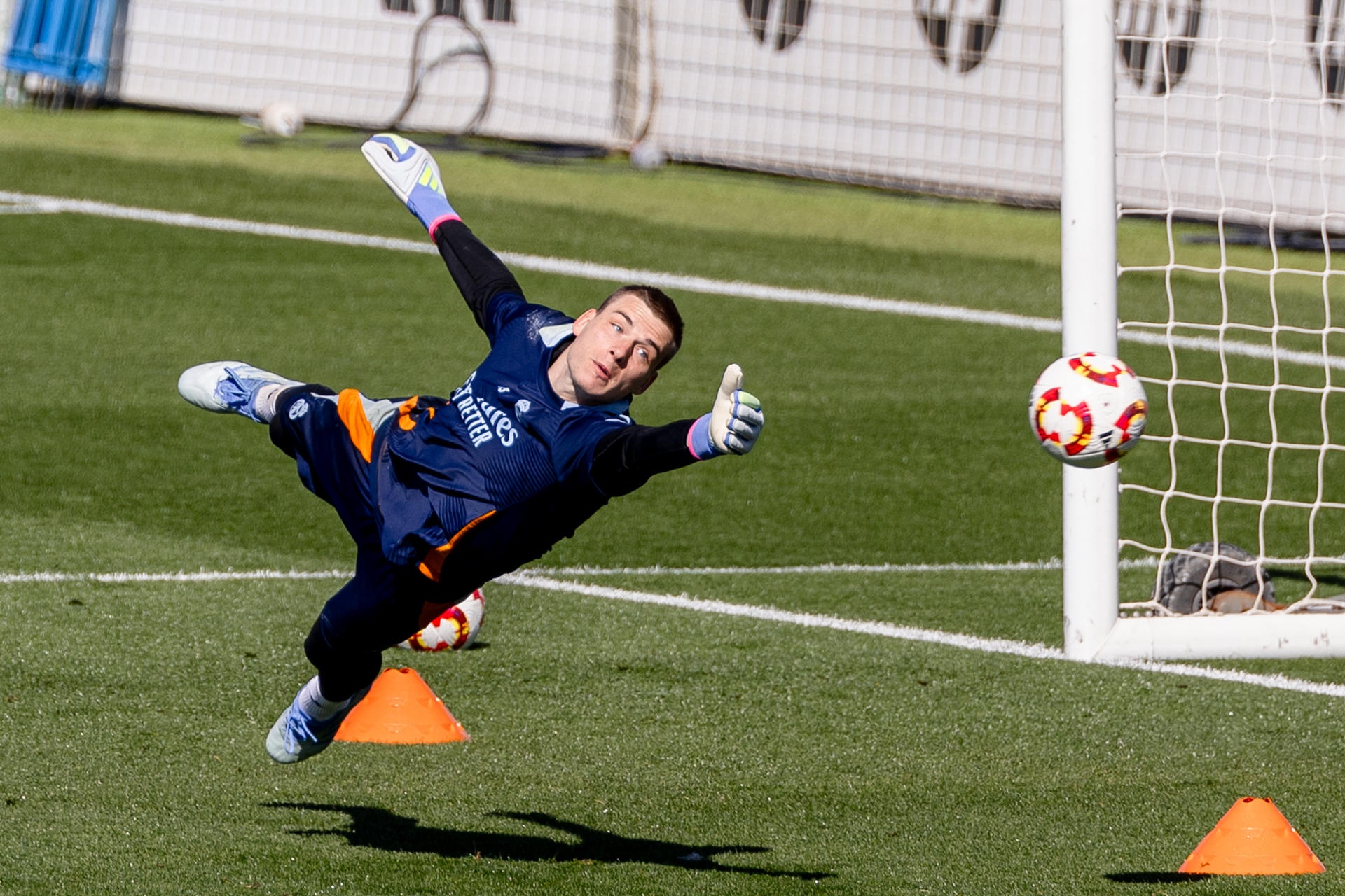 Lunin returns to training as Real Madrid eye Copa del Rey final decision